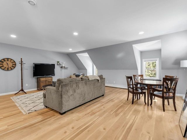 60 Catella Road, Essex, VT 05452