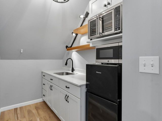 60 Catella Road, Essex, VT 05452