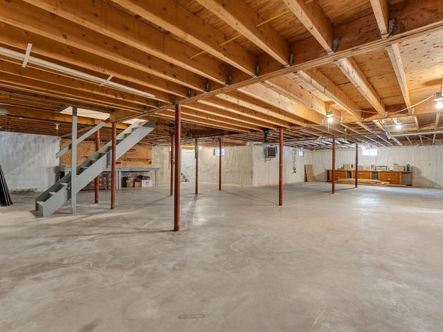 60 Catella Road, Essex, VT 05452