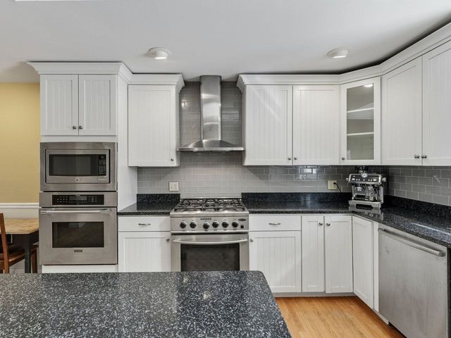 60 Catella Road, Essex, VT 05452