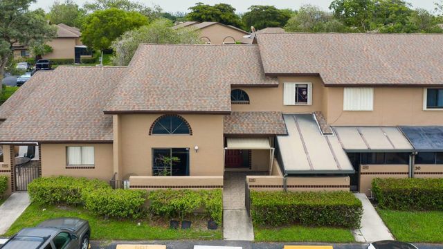 2358 NW 37th Avenue, Coconut Creek, FL 33066