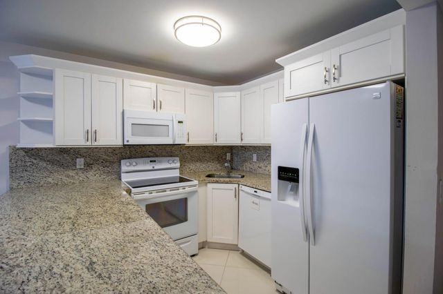 2358 NW 37th Avenue, Coconut Creek, FL 33066