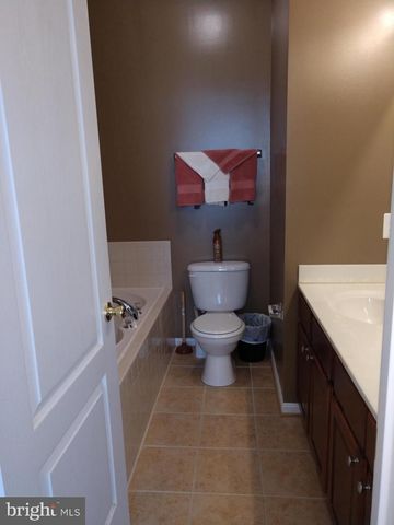 5627 LANIER AVE, Suitland, MD 20746