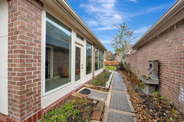 3710 Plum Glen Court, Houston, TX 77059