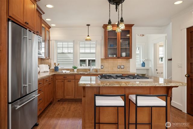 1406 N 38th Street, Seattle, WA 98103