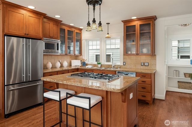 1406 N 38th Street, Seattle, WA 98103