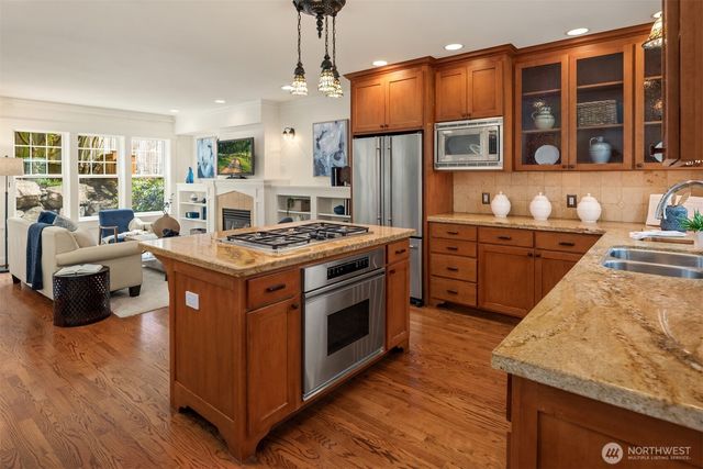 1406 N 38th Street, Seattle, WA 98103