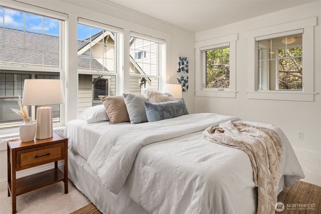 1406 N 38th Street, Seattle, WA 98103