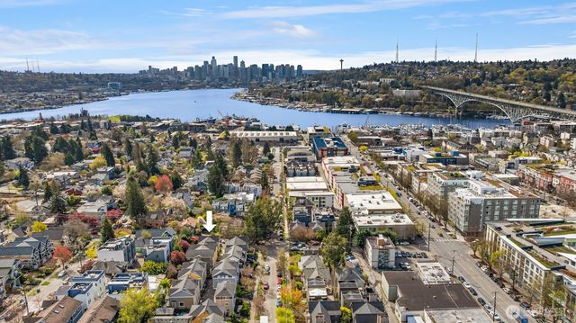 1406 N 38th Street, Seattle, WA 98103