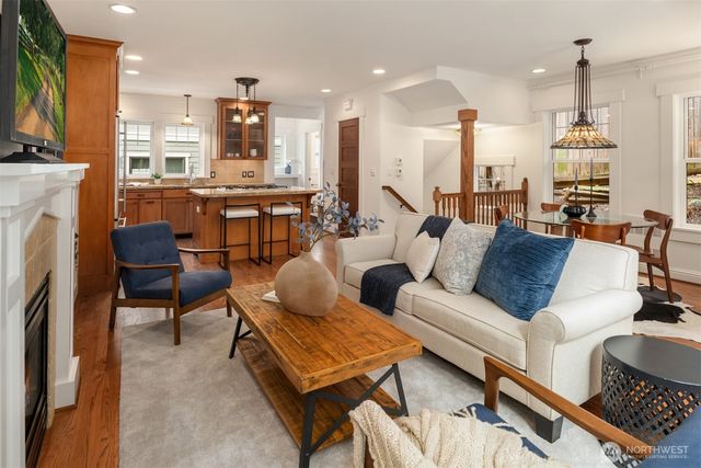 1406 N 38th Street, Seattle, WA 98103