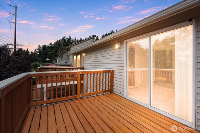 13716 21st Avenue E, Tacoma, WA 98445