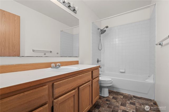 13716 21st Avenue E, Tacoma, WA 98445
