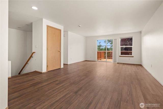 13716 21st Avenue E, Tacoma, WA 98445