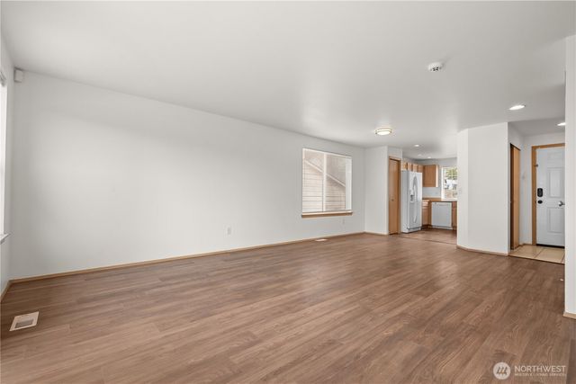 13716 21st Avenue E, Tacoma, WA 98445