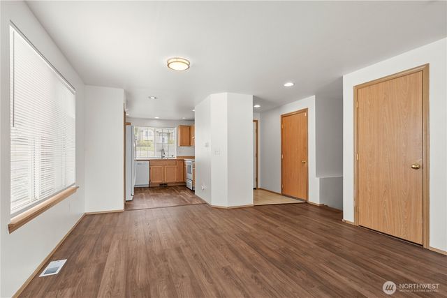 13716 21st Avenue E, Tacoma, WA 98445