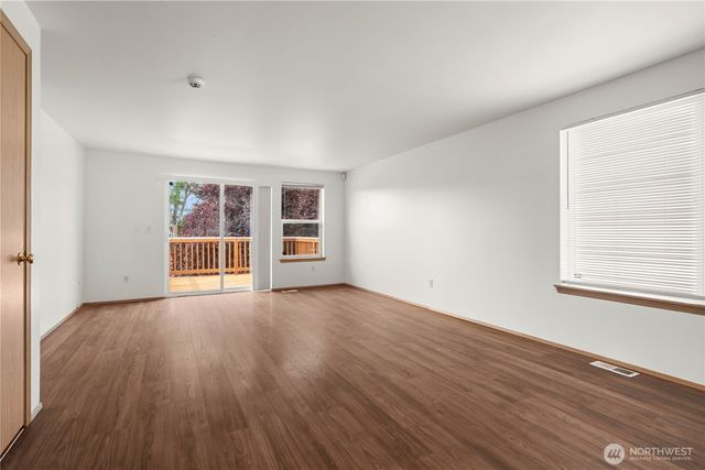 13716 21st Avenue E, Tacoma, WA 98445