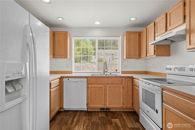 13716 21st Avenue E, Tacoma, WA 98445