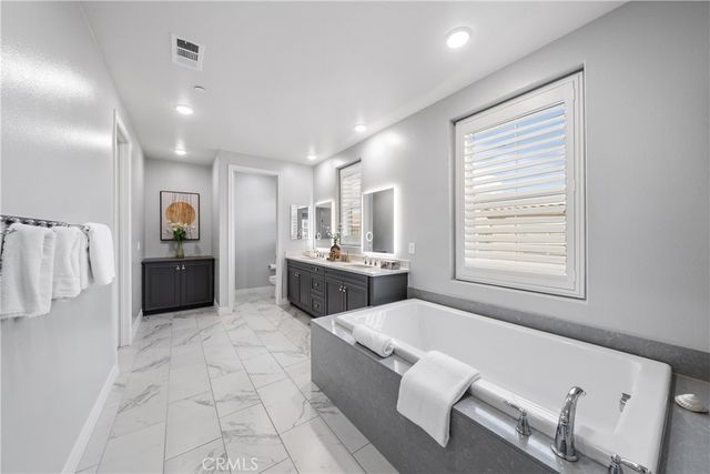 113 Wanderer, Irvine, CA 92618