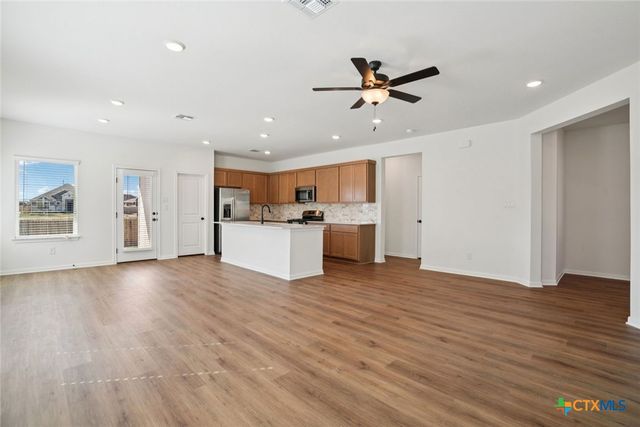 3732 Canby Oak Bluff, Seguin, TX 78155