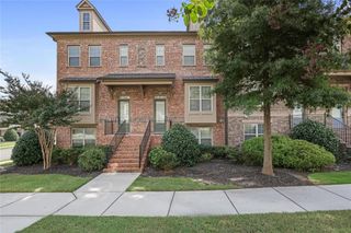 1097 Township Square, Alpharetta, GA 30022