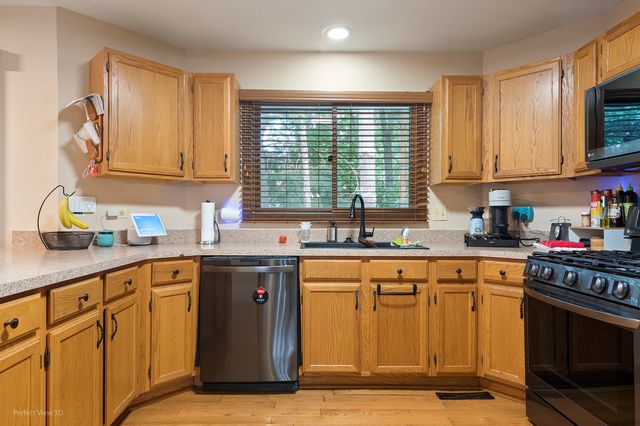 1360 Knottingham Drive, Gurnee, IL 60031