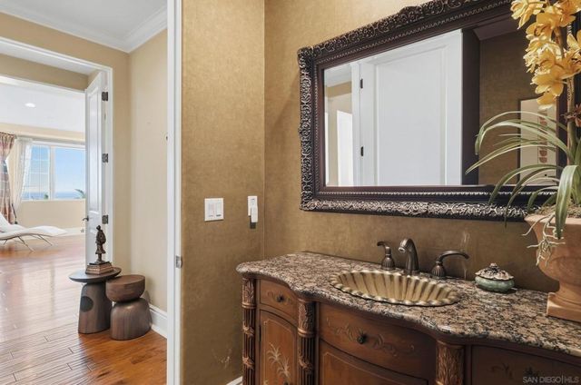 1690 Gascony Rd, Encinitas, CA 92024