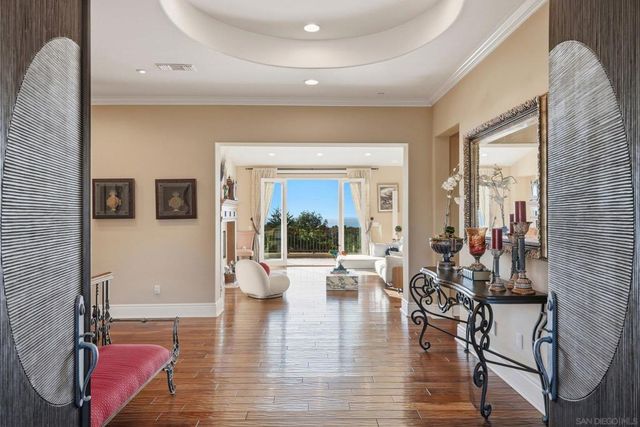 1690 Gascony Rd, Encinitas, CA 92024