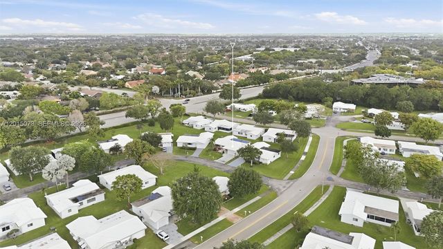 9011 NW 15th Pl, Plantation, FL 33322