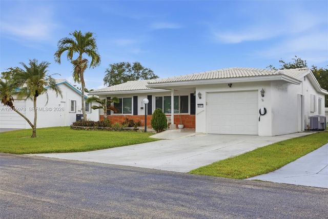 9011 NW 15th Pl, Plantation, FL 33322