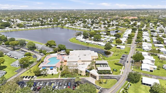 9011 NW 15th Pl, Plantation, FL 33322