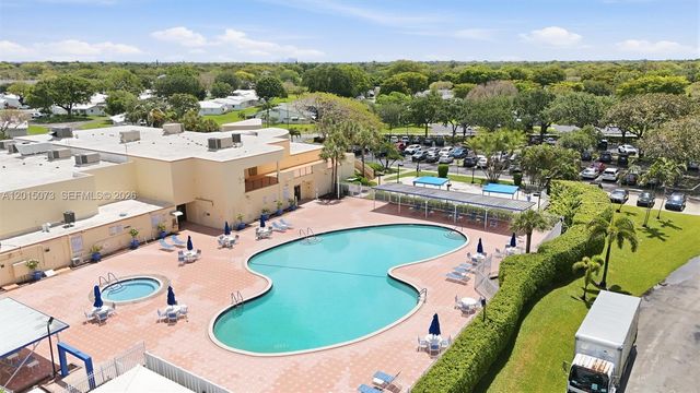 9011 NW 15th Pl, Plantation, FL 33322