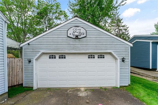 51 Renwick Drive, Poland, OH 44514
