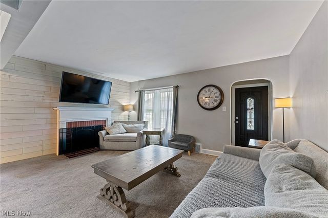 51 Renwick Drive, Poland, OH 44514