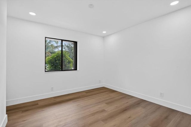 8899 NW 47th Drive, Coral Springs, FL 33067