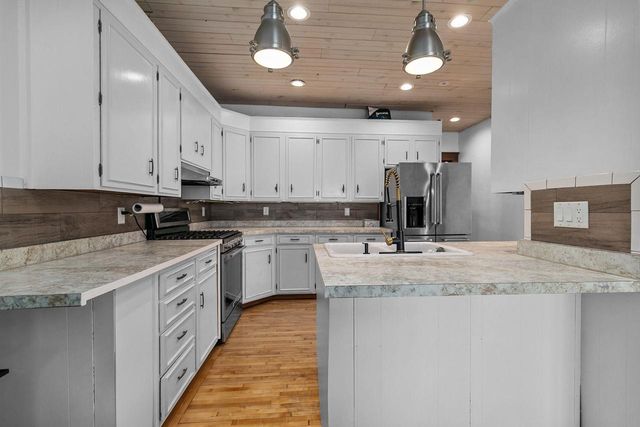 215 N Bridge Street, Markesan, WI 53946