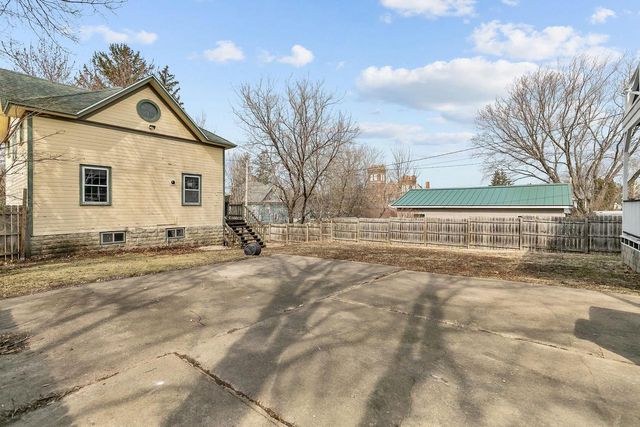 215 N Bridge Street, Markesan, WI 53946