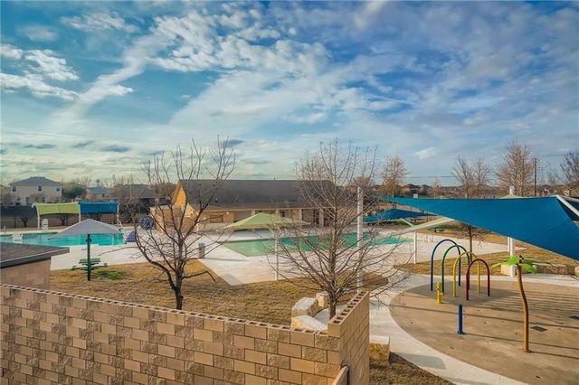 612 Copper CT, Jarrell, TX 76537