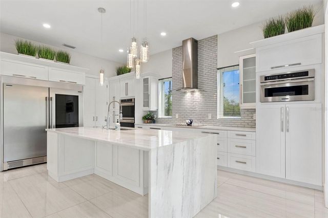 3835 SHORE ACRES BOULEVARD NE, St Petersburg, FL 33703