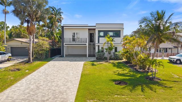 3835 SHORE ACRES BOULEVARD NE, St Petersburg, FL 33703