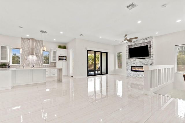 3835 SHORE ACRES BOULEVARD NE, St Petersburg, FL 33703