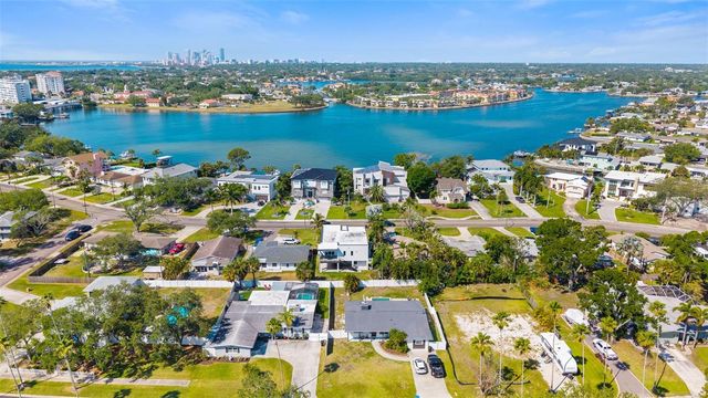 3835 SHORE ACRES BOULEVARD NE, St Petersburg, FL 33703
