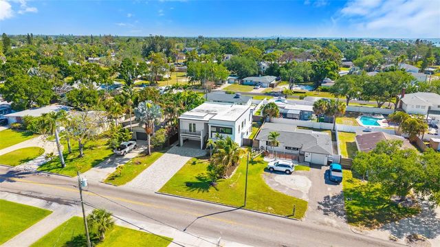 3835 SHORE ACRES BOULEVARD NE, St Petersburg, FL 33703