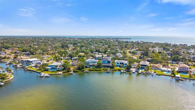 3835 SHORE ACRES BOULEVARD NE, St Petersburg, FL 33703