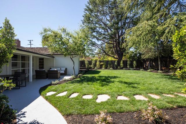 617 Giralda Drive, Los Altos, CA 94024