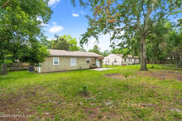 5546 GREEN FOREST Drive, Jacksonville, FL 32244