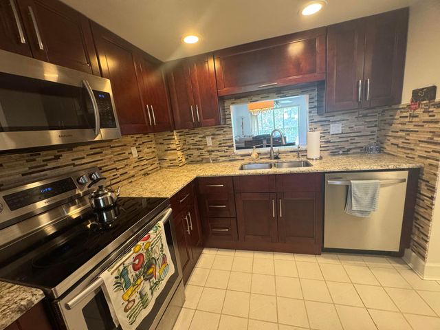 1075 Riverside Drive 303, Coral Springs, FL 33071