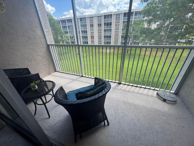 1075 Riverside Drive 303, Coral Springs, FL 33071