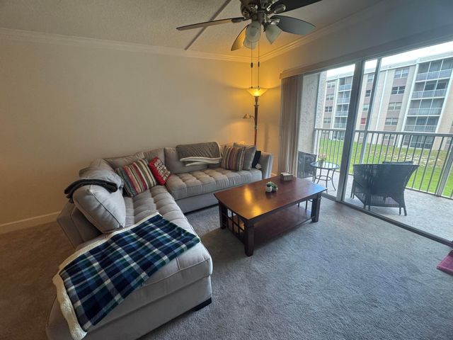 1075 Riverside Drive 303, Coral Springs, FL 33071