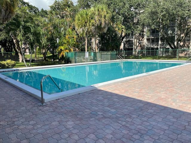 1075 Riverside Drive 303, Coral Springs, FL 33071