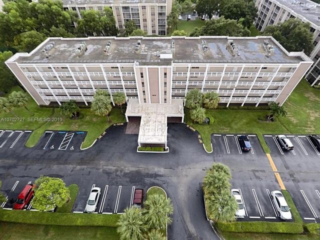 1075 Riverside Drive 303, Coral Springs, FL 33071